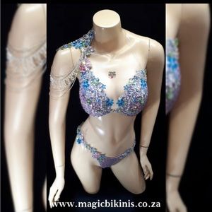 Competition WBFF BIKINI